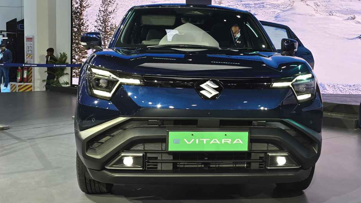 500 किलोमीटर की रेंज, 7 एयरबैग्स, Maruti ने पेश की नई e Vitara