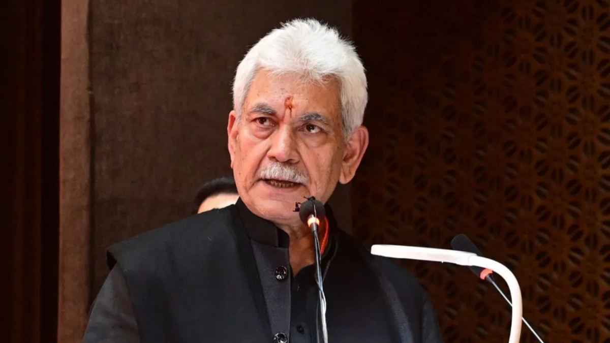 आतंकियों की मदद करने वाले 3 सरकारी कर्मचारी बर्खास्त, जम्मू कश्मीर सरकार का बड़ा एक्शन