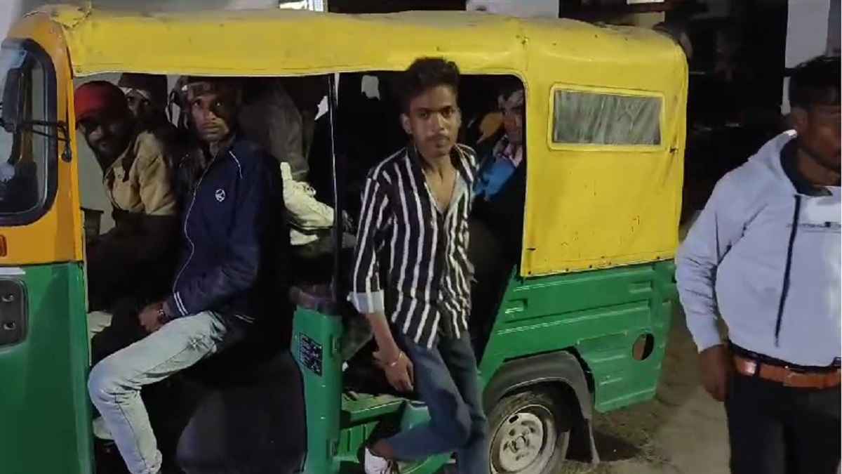 18 Passengers in one Auto