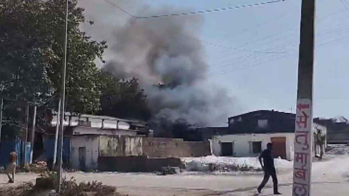 बांसवाड़ा की पटाखा फैक्ट्री में लगी भीषण आग; 30 से ज्यादा लोग झुलसे