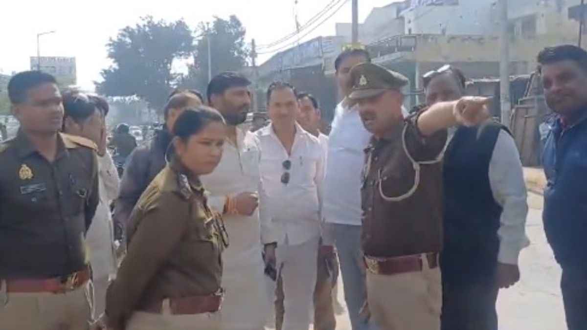 एक शव को लेकर दो जिलों की पुलिस भिड़ी, बुलंदशहर और हापुड़ के बॉर्डर पर शर्मनाक घटना