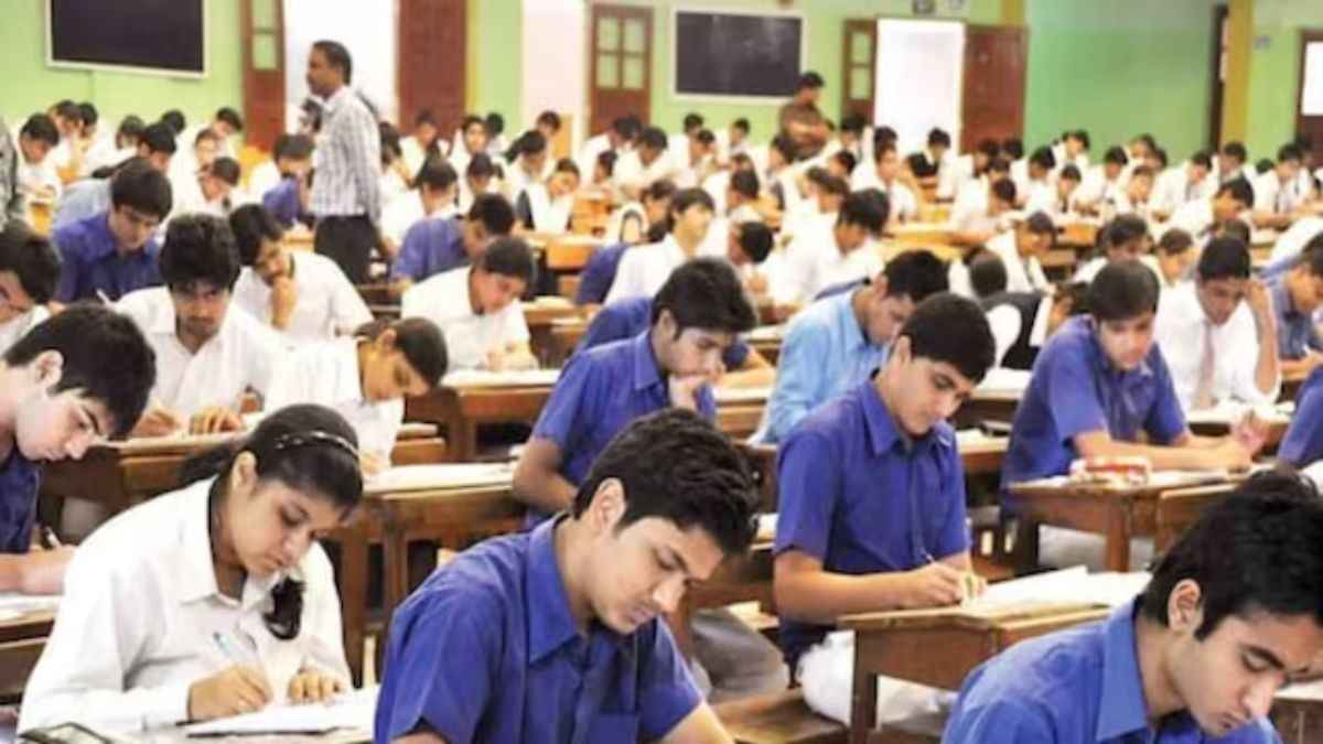CBSE का बड़ा फैसला, साल में 2 बार होंगी 10वीं की परीक्षाएं; जानें कब से लागू होगा यह नियम?