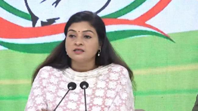 Congress Leader Alka Lamba Big Announcement For Bihar Women