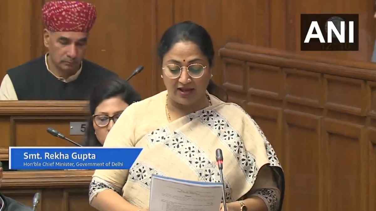 गलत शराब नीति से 2 हजार करोड़ का नुकसान, दिल्ली विधानसभा में CAG रिपोर्ट पेश