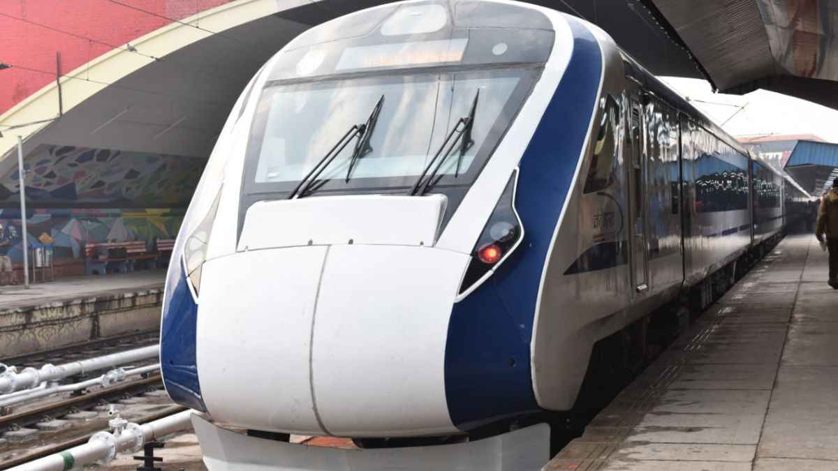 Vande Bharat trains में होगा बड़ा बदलाव, 200 नई ट्रेनें जल्द आएंगी ट्रैक पर