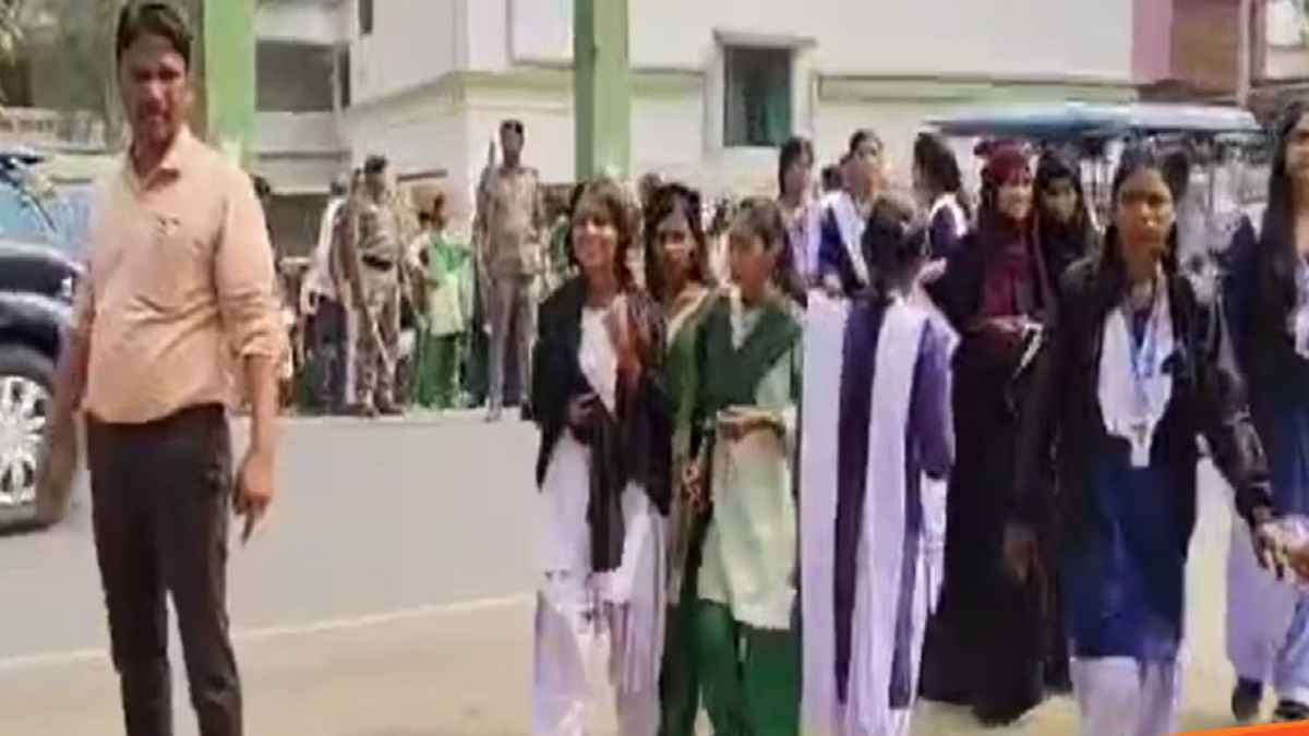 Jharkhand Matric Exam: झारखंड में 10वीं का हिंदी और साइंस का पेपर रद्द, 2 दिन पहले लीक हुआ था पेपर