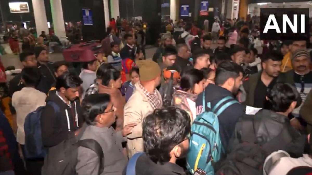 Large crowd witnessed at New Delhi Railway Station