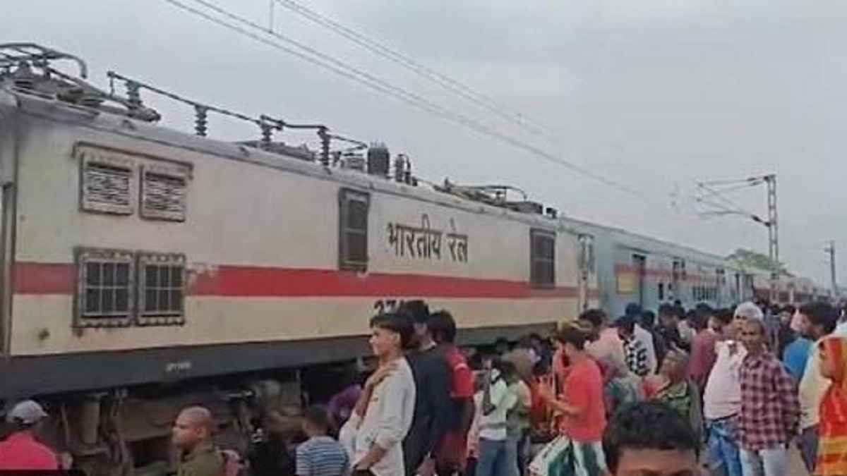 ओडिशा के बालासोर में पटरी से उतरी न्यू जलपाईगुड़ी ट्रेन, लोको पायलट की सूझबूझ से टला हादसा