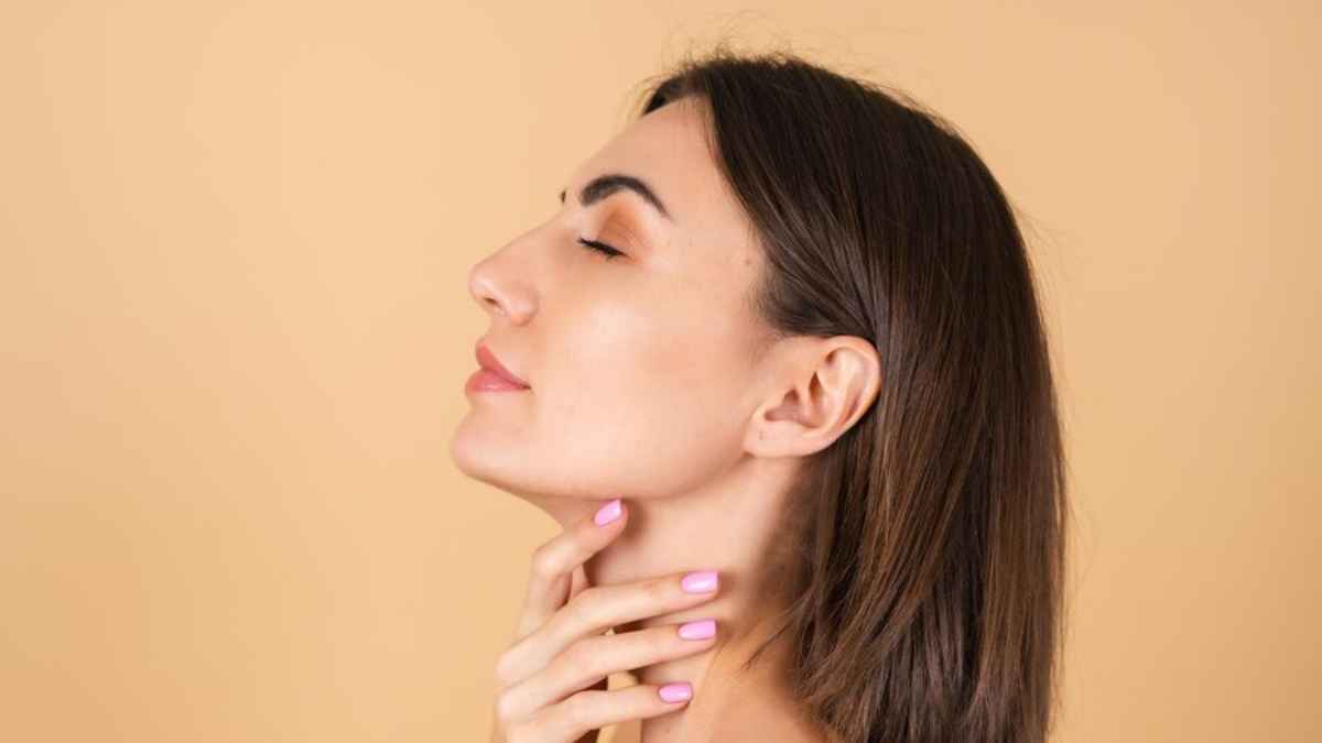 Perfect Jawline: इन 5 फेशियल एक्सरसाइज से कम करें चेहरे की चर्बी, कुछ ही दिनों में पाएं शार्प जॉलाइन
