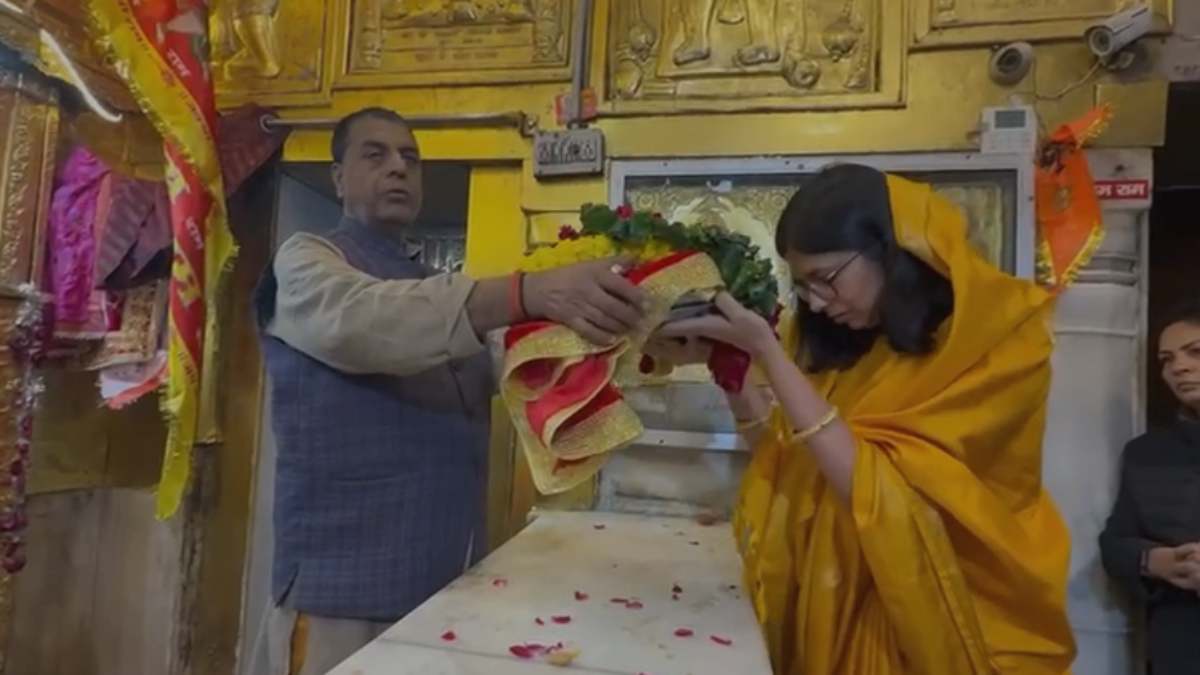 Swati Maliwal Crying at Hanuman Temple