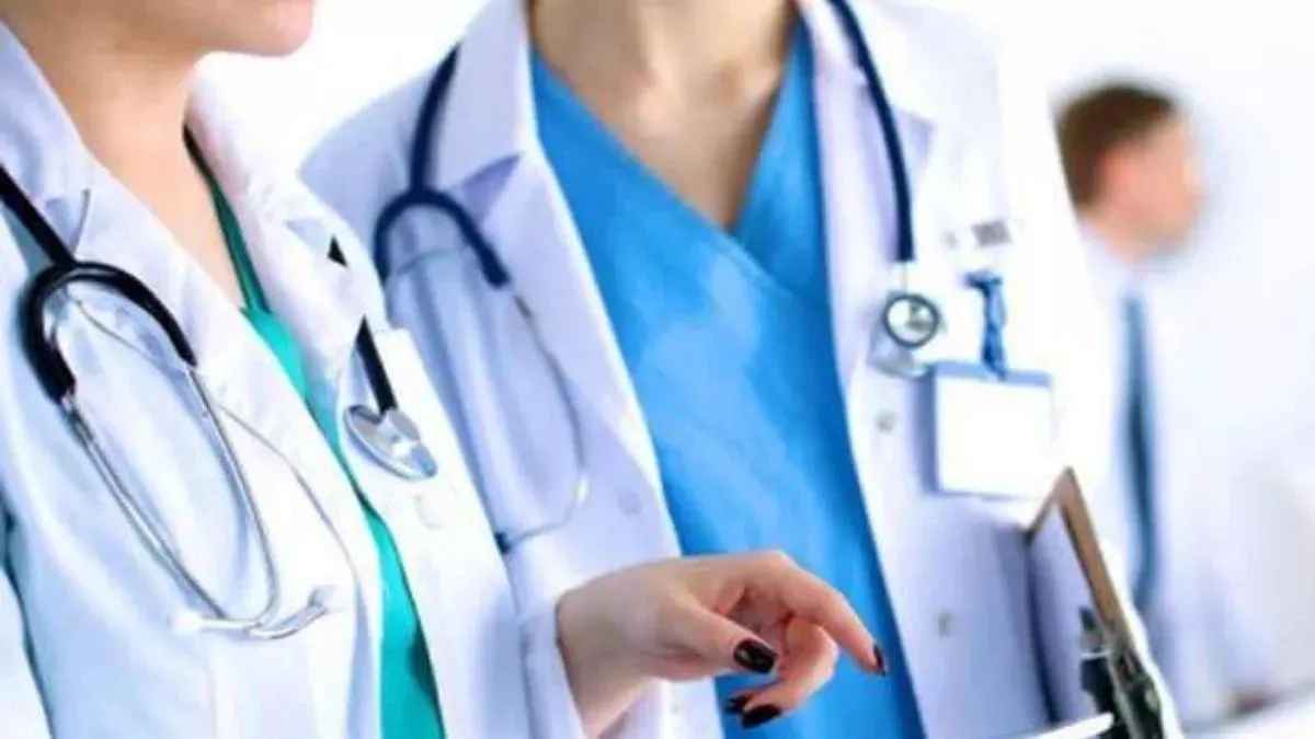 UP में अब सरकारी डाॅक्टर नहीं कर पाएंगे प्राइवेट प्रैक्टिस, पकड़े जाने पर रद्द होगा लाइसेंस