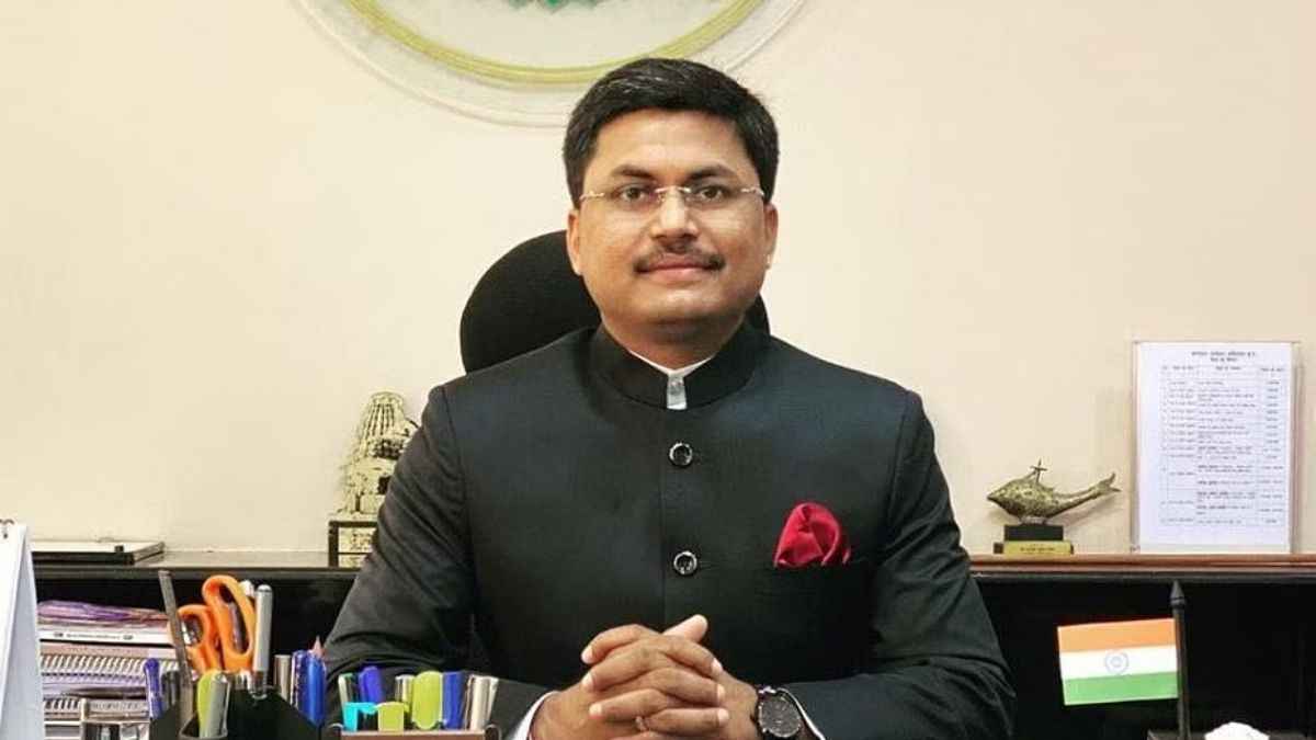 IAS Avanish sharan Success Story: मुश्किल से 10वीं पास, प्रीलिम्स में 10 बार फेल, कैसे बने IAS अफसर