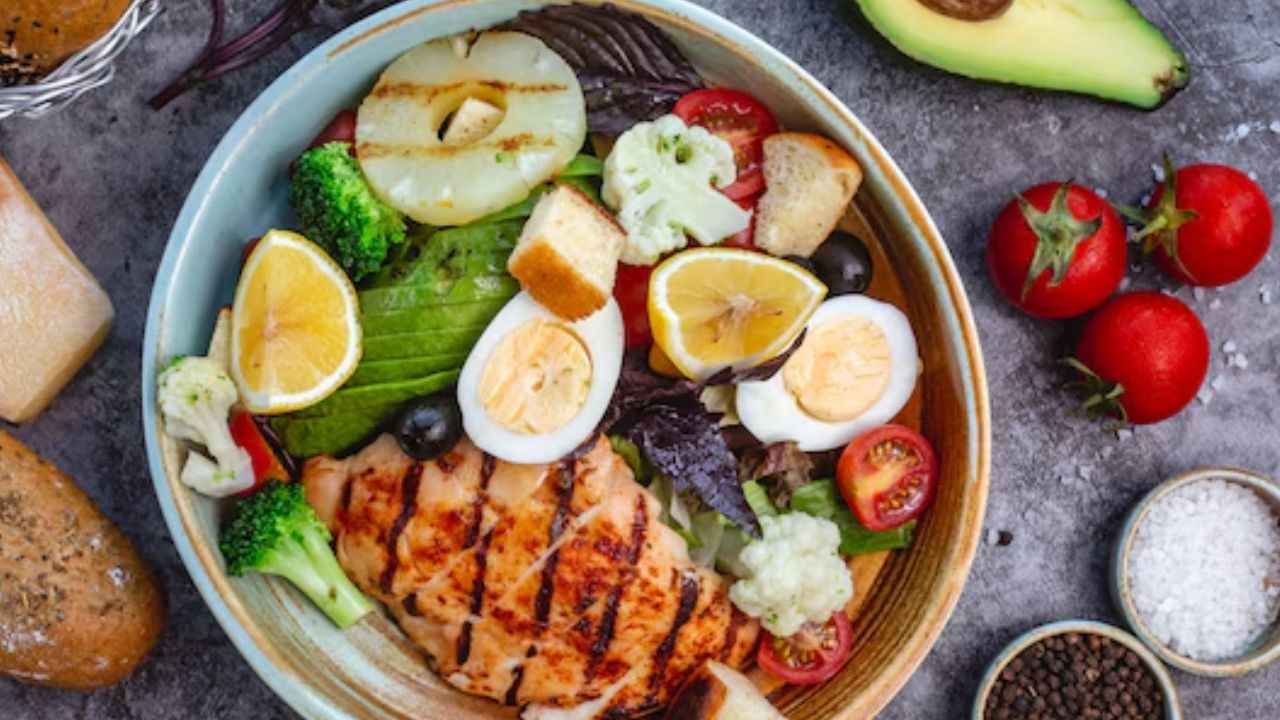 Cancer Risk: कैंसर जैसी गंभीर बीमारी से बचाते हैं ये 5 फूड! जानें कैसे करें डाइट में शामिल