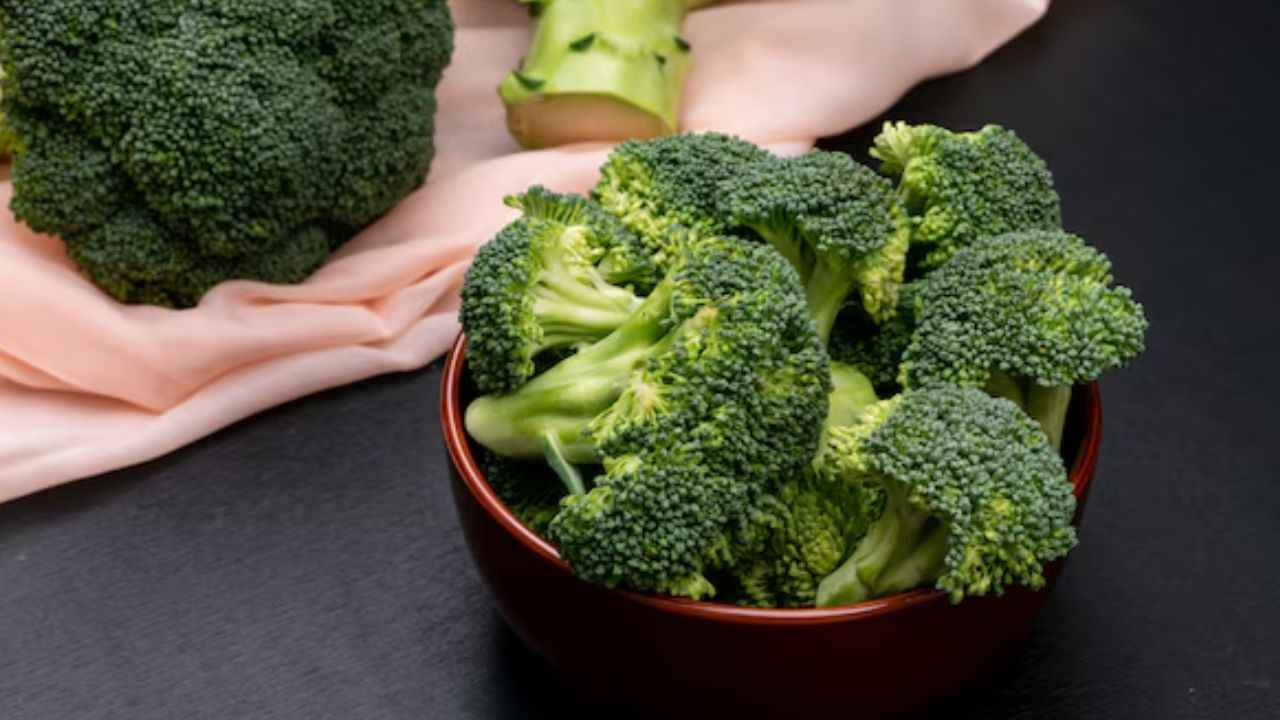 Kitchen Tips: क्या आप भी ब्रोकली को हफ्तेभर तक रखना चाहते हैं फ्रेश? जानें स्टोर करने का तरीका