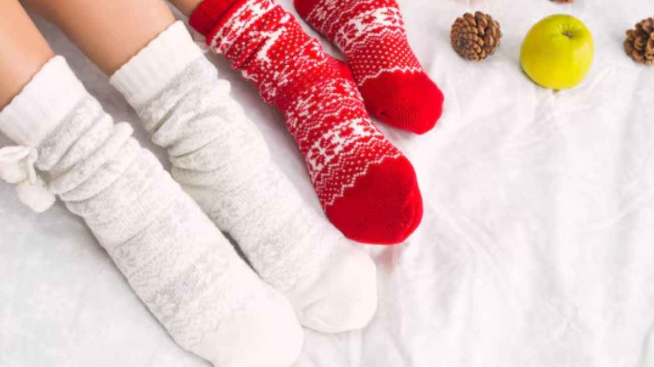 Health Tips: लंबे समय तक सॉक्स पहनने के होते हैं ये 3 नुकसान, जानें पहनने का सही तरीका