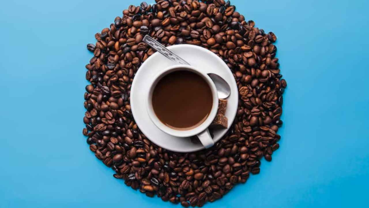 Caffeine Side Effects: क्या Teenagers को पीनी चाहिए कॉफी? जानें क्या कहती है रिसर्च