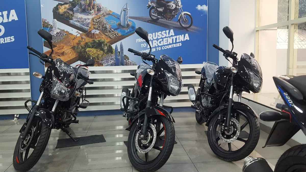 Bajaj की इस बाइक पर टूट पड़े ग्राहक, बिक्री में TVS और Honda को छोड़ा पीछे