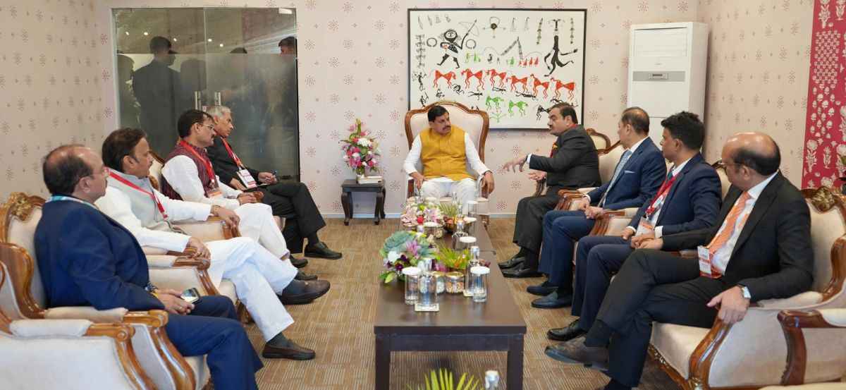 MP CM मोहन यादव ने उद्योगपतियों से की चर्चा, राज्य को व्यावसायिक रूप से मजबूत करने को लेकर हुआ डिस्कशन
