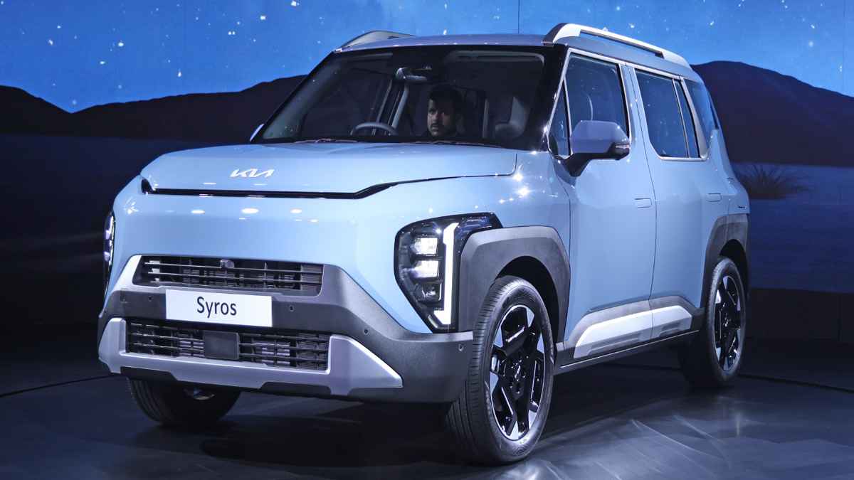 kia syros front