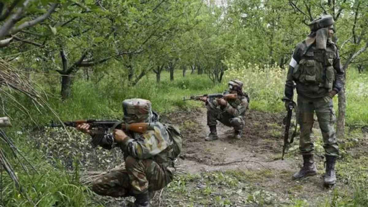 छत्तीसगढ़ में सुरक्षाबलों से मुठभेड़ में 2 नक्सली ढेर, 1 जवान शहीद