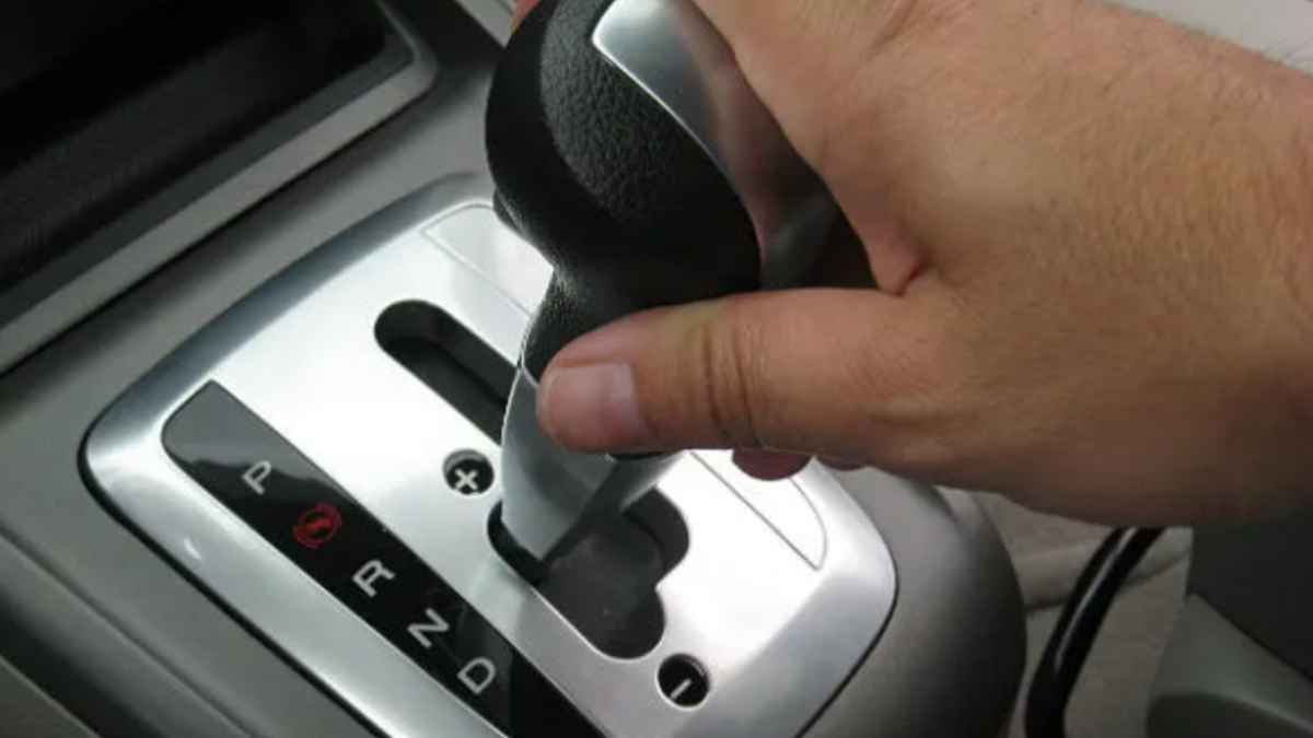 आटोमैटिक कार खरीदने जा रहे हैं तो पहले जान लीजिए फायदे और नुकसान