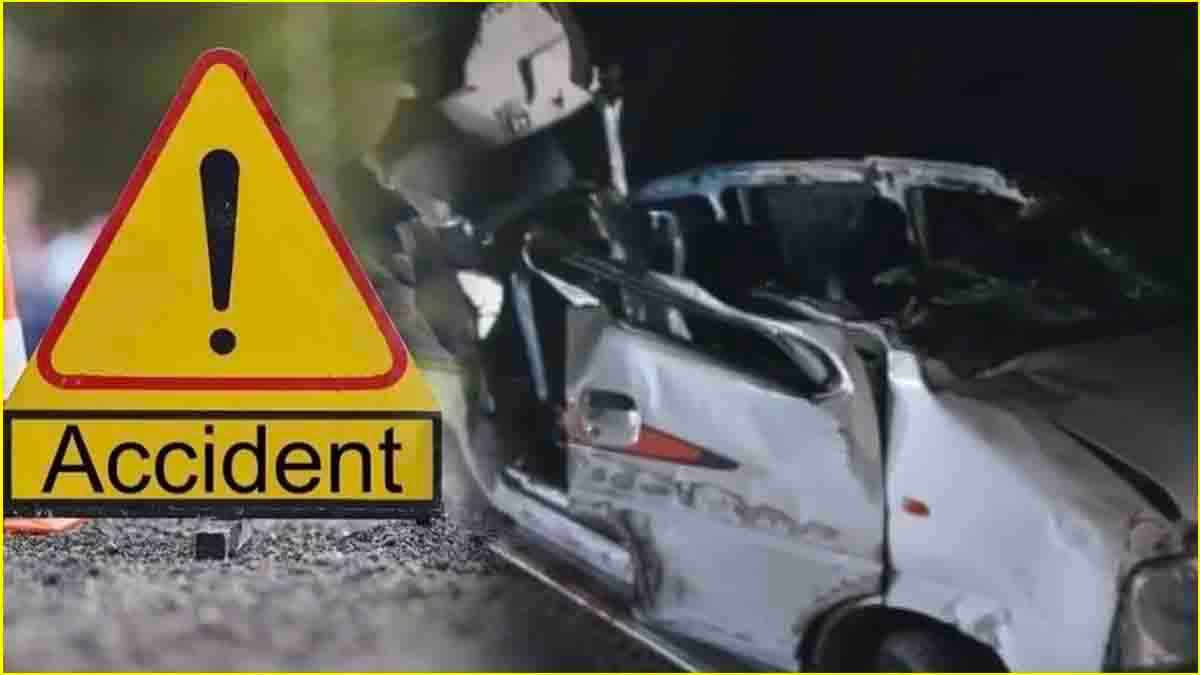 Gujarat में कार-ट्रक के बीच हुई टक्कर में 3 लोगों की मौत, 4 घायल