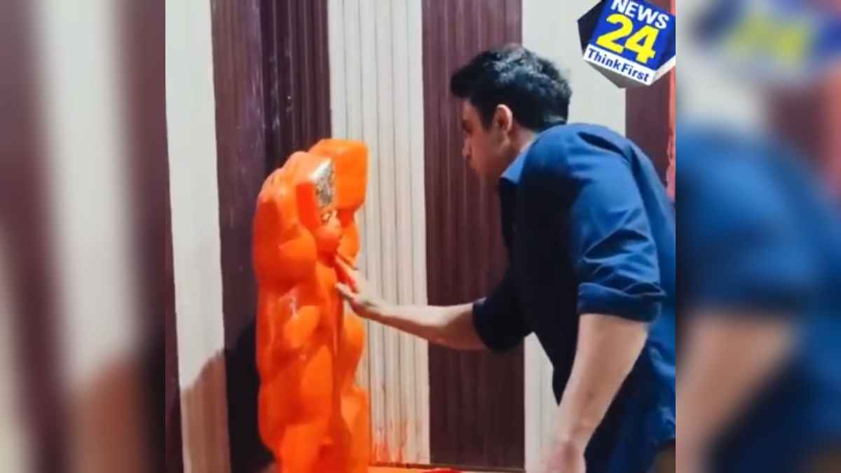 होली पर मुस्लिमों को सलाह देने वाले CO हनुमान जी की सेवा करते आए नजर, सामने आया Video