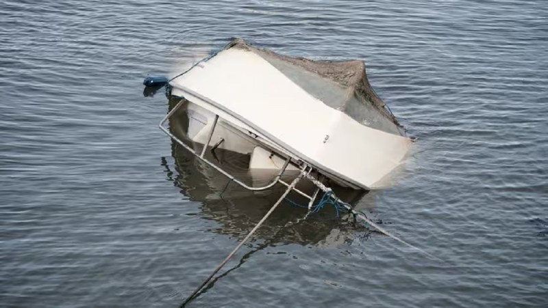 Boat capsizes in Congo