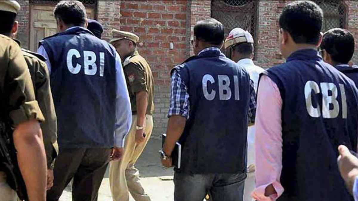 60 जगहों पर CBI की छापेमारी, महादेव सट्टेबाजी ऐप से जुड़े नेताओं और अफसरों पर शिकंजा