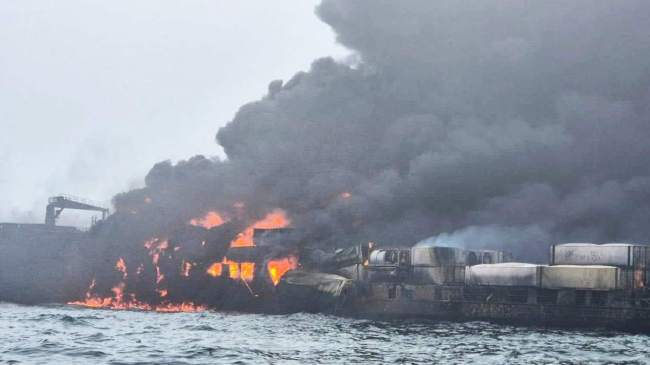 Collision Between Two Ships in London