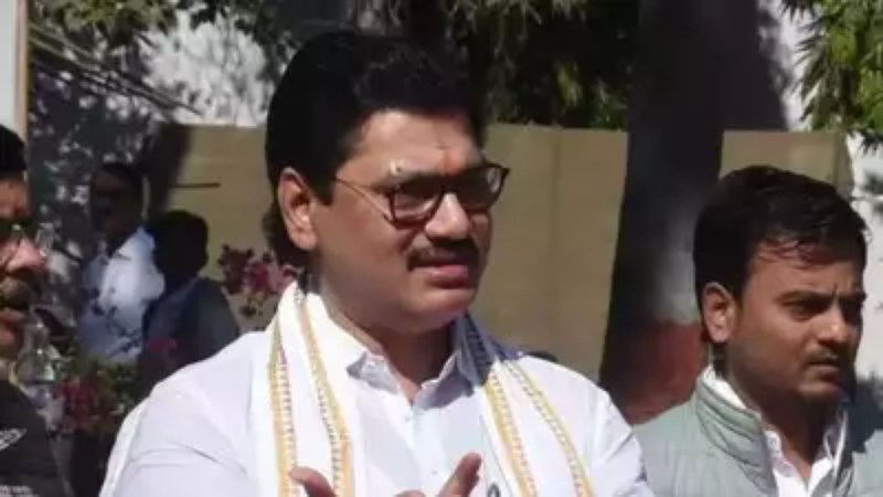 Dhananjay Munde Resignation