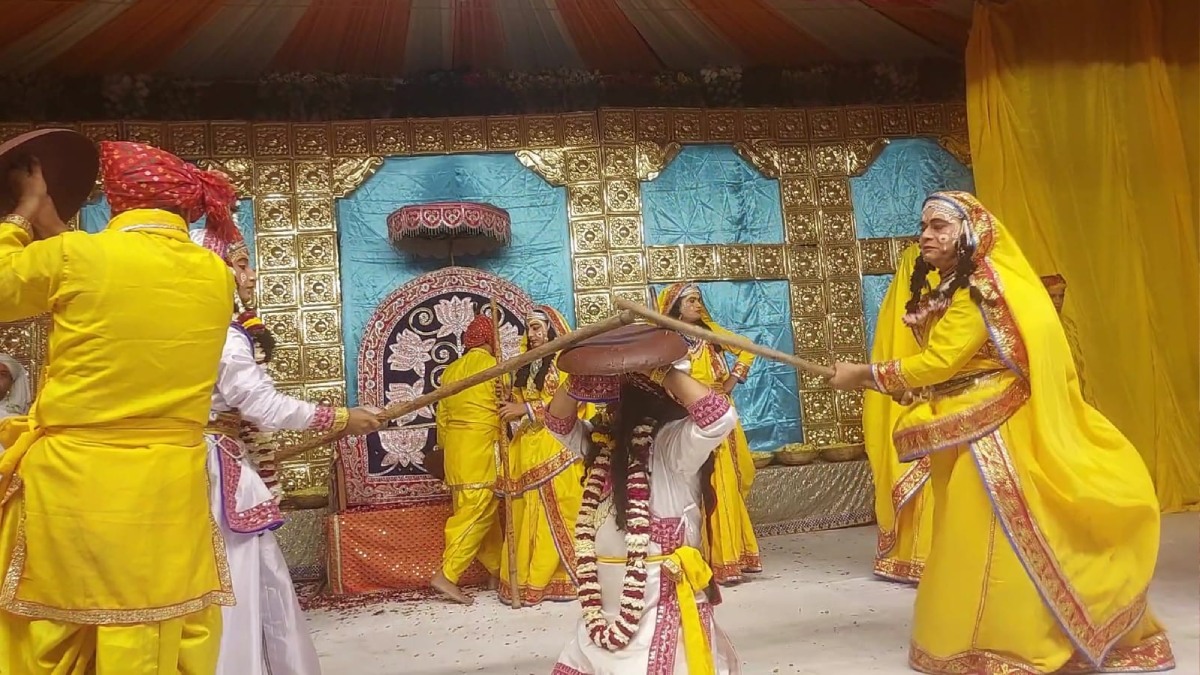 Holi mathura 