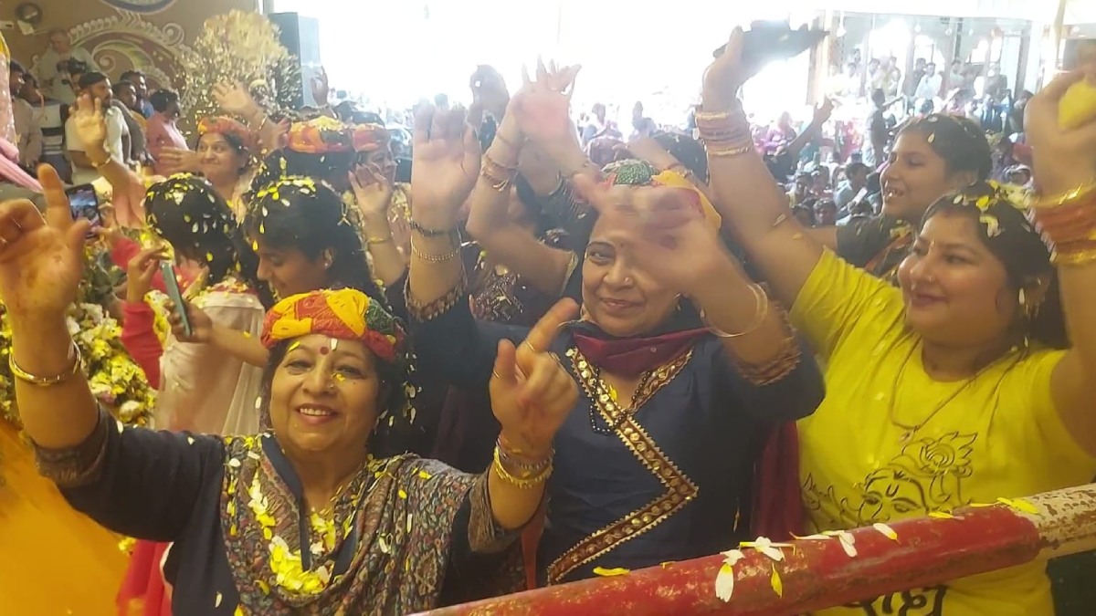 Holi mathura 