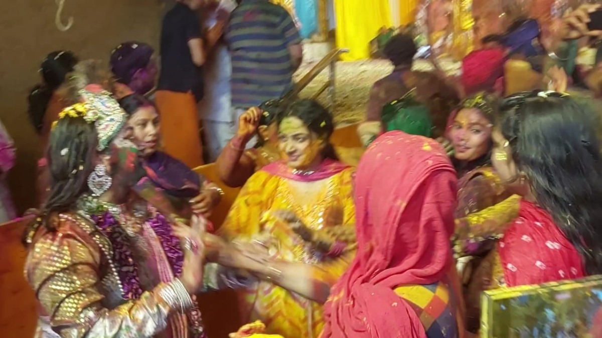 Holi mathura 
