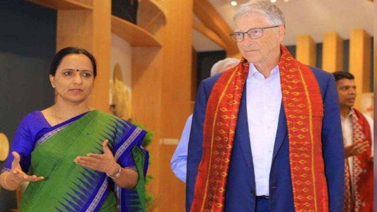 DU की टॉपर, गोल्ड मेडलिस्ट, वी के पांडियन की वाइफ IAS सुजाता कार्तिकेयन कौन? सरकार ने VRS किया मंजूर