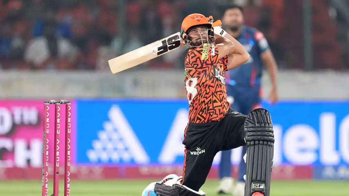 DC vs SRH: कौन हैं अनिकेत वर्मा? जिन्होंने दिल्ली के खिलाफ तूफानी बल्लेबाजी से मचाया तहलका