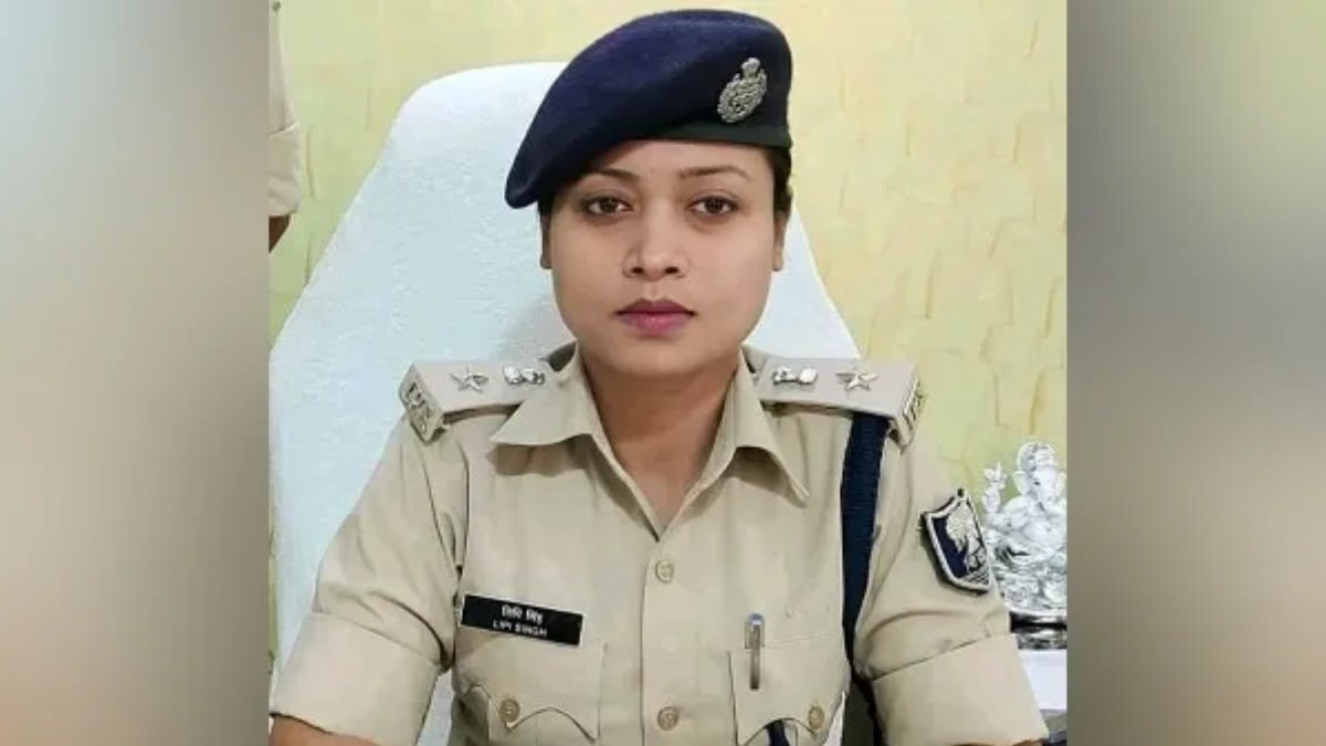 women officers women officers-1-2-3-4-5-6