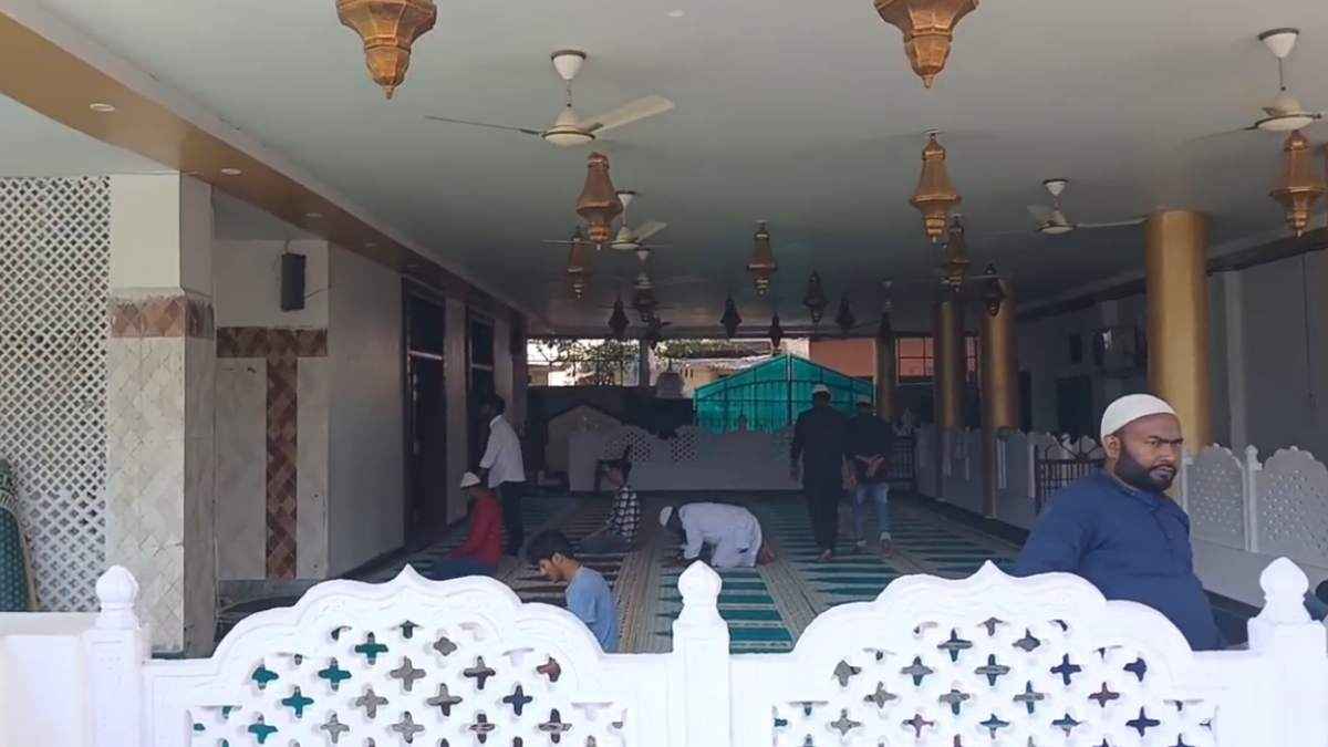 टीम इंडिया की जीत के लिए पढ़ी गईं दुआएं, नमाजी बोले-खूब खेलेंगे मोहम्मद शमी