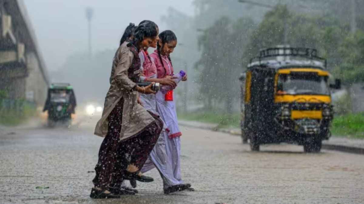 मध्य प्रदेश में बदला मौसम का मिजाज, हुई बूंदाबांदी, कई जिलों में बारिश का अलर्ट