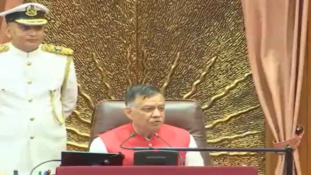 विधानसभा में विधायक ने थूका गुटखा तो स्पीकर ने लगाई क्लास, देखें Video