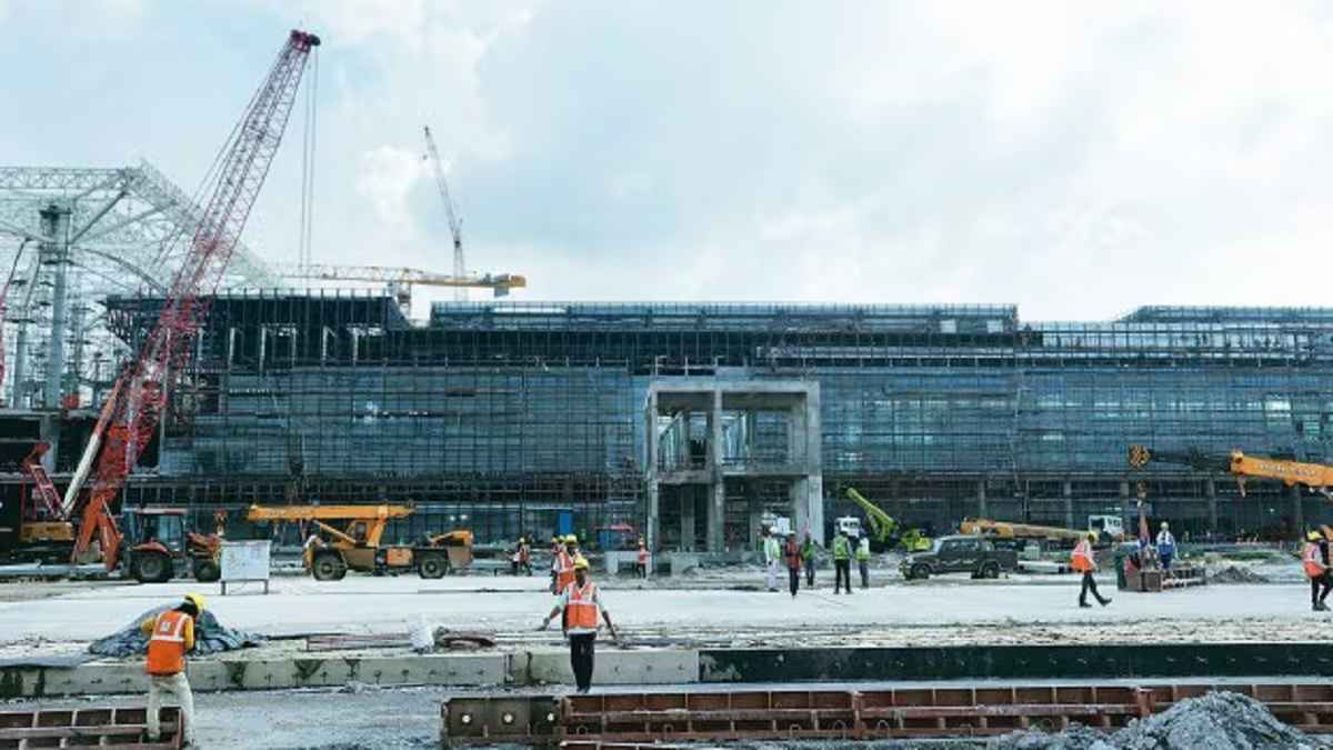 नोएडा इंटरनेशनल एयरपोर्ट के निर्माण में देरी की जिम्मेदार ये कंपनी, सीएम योगी के सामने नया प्लान हुआ तय