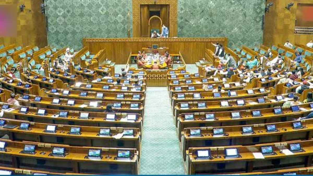 संसद में मुस्लिम आरक्षण पर हंगामा, दोनों सदन 2 बजे तक के लिए स्थगित