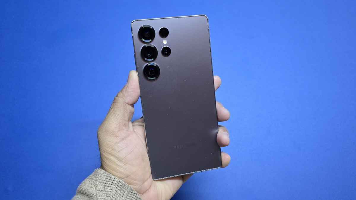 Samsung Galaxy S25 Ultra Review: DSLR पर भारी पड़ता है ये स्मार्टफोन, 100X AI जूम है दमदार, जानें परफॉर्मेंस