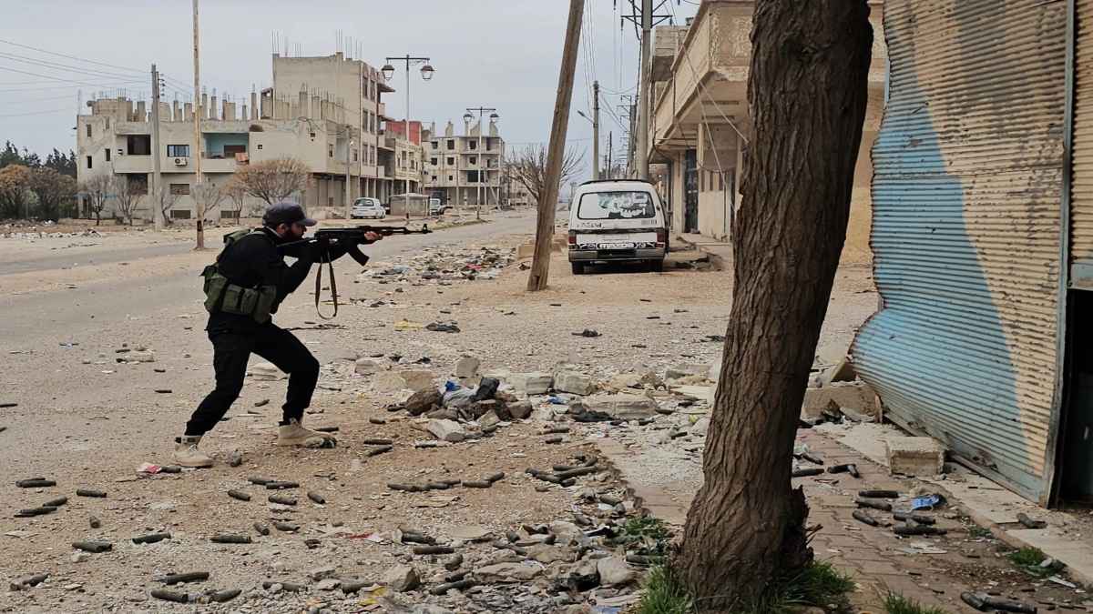 Syria violence में अब तक एक हजार लोगों की मौत, जानें कैसे हुई हिंसा की शुरुआत