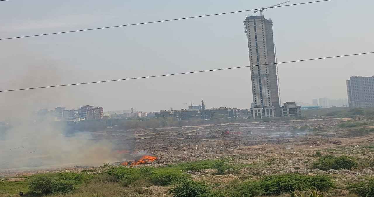 नोएडा अथॉरिटी के फैसले से 50000 हजार लोगों को राहत, 150000 निवासियों के सामने खड़ी हुई आफत