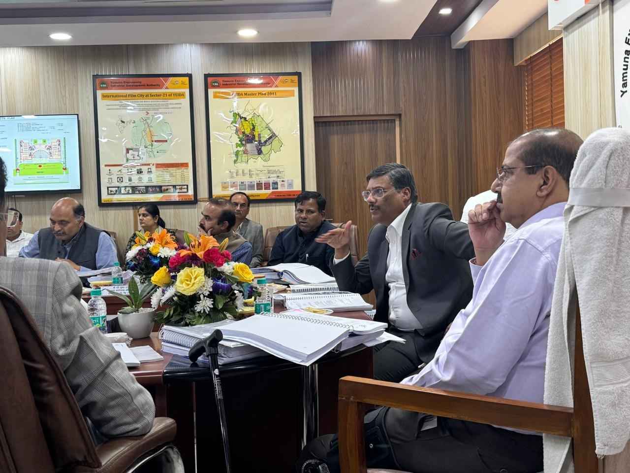 यमुना अथॉरिटी की बोर्ड मीटिंग में पांच बड़े ऐलान, किसान समेत सैकड़ों आवंटियों को मिली राहत