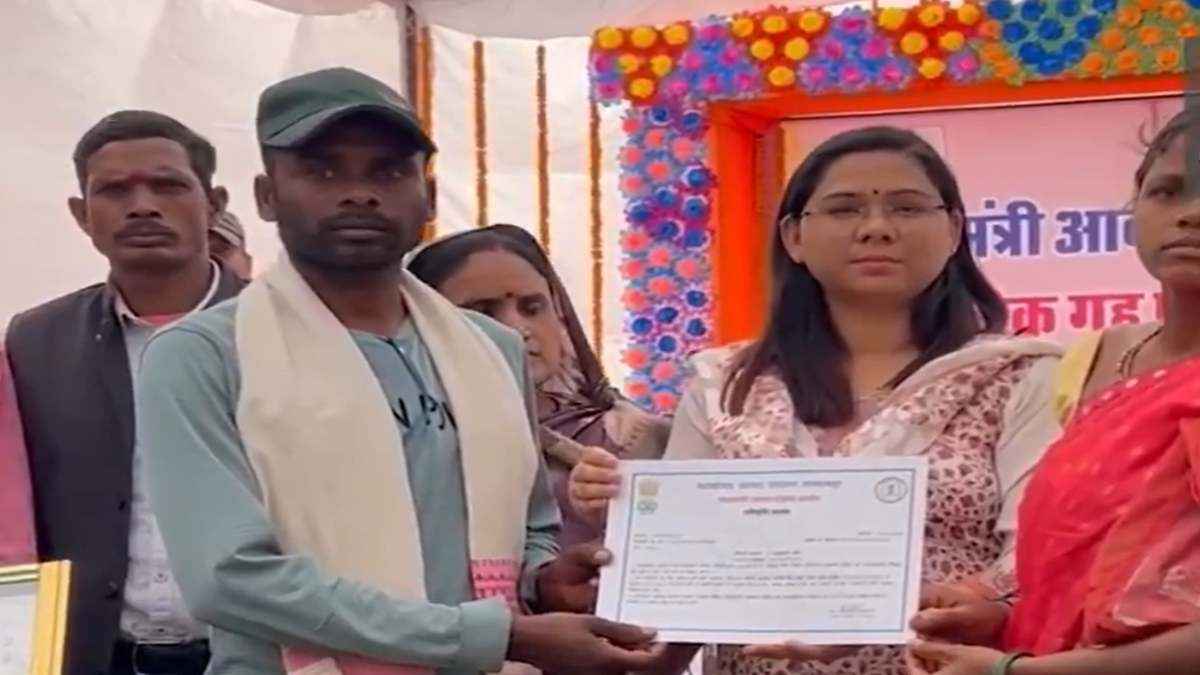 सरेंडर करने वाले नक्सलियों को छत्तीसगढ़ में मिलेंगे घर? जानें क्या है सरकार का स्पेशल प्रोजेक्ट