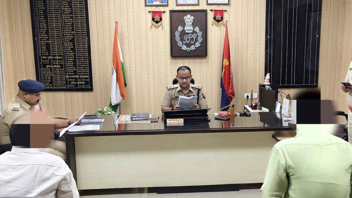 Basti SP के एक फैसले से मचा हड़कंप, एक साथ 37 पुलिसकर्मियों पर एक्शन