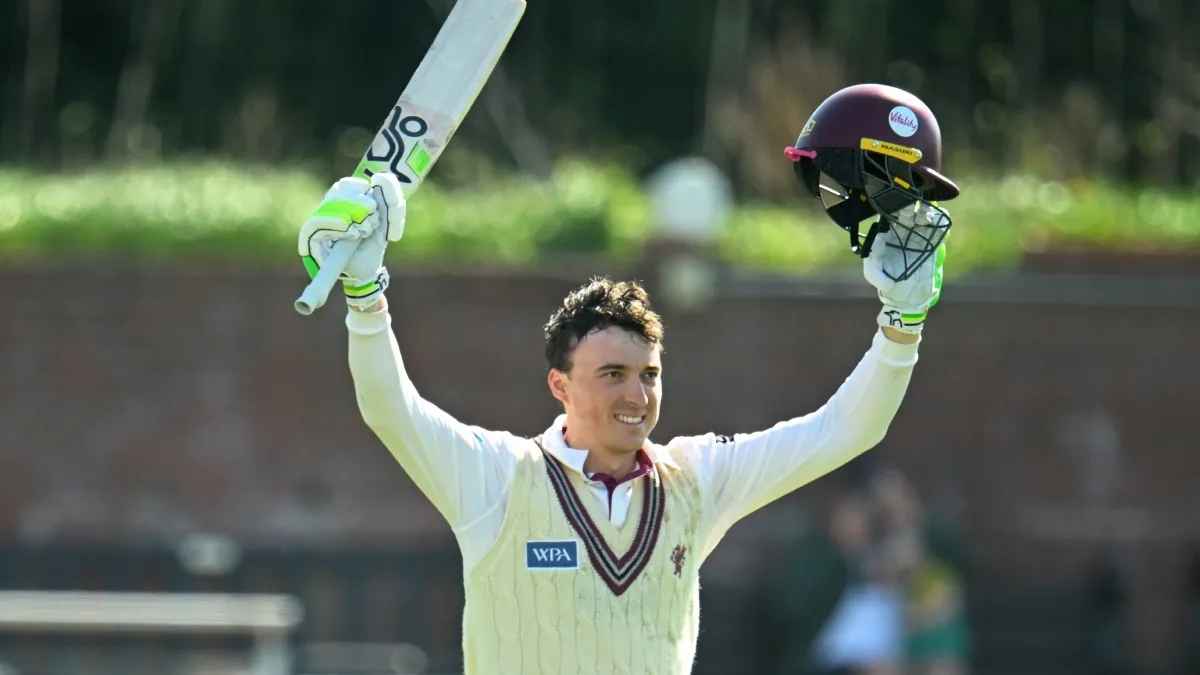 IPL ऑक्शन में नहीं लगी बोली, अब बना दिया तिहरा शतक, तोड़ा 19 साल पुराना रिकॉर्ड