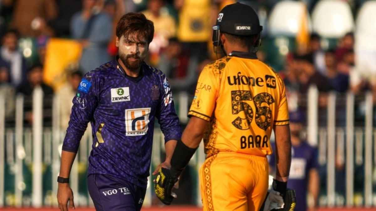 PSL 2025: 'किंग' बाबर आजम की बत्ती हुई गुल, आमिर ने निकाली सारी हेकड़ी, फैंस ने कर दिया ट्रोल